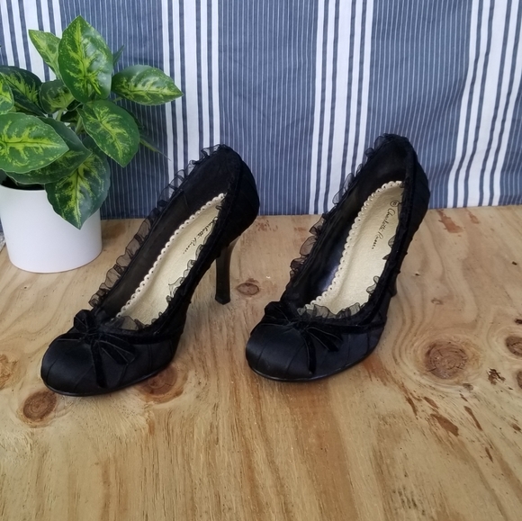 EUC Charlotte Russe black shoes with lace - size 8 - Picture 5 of 7